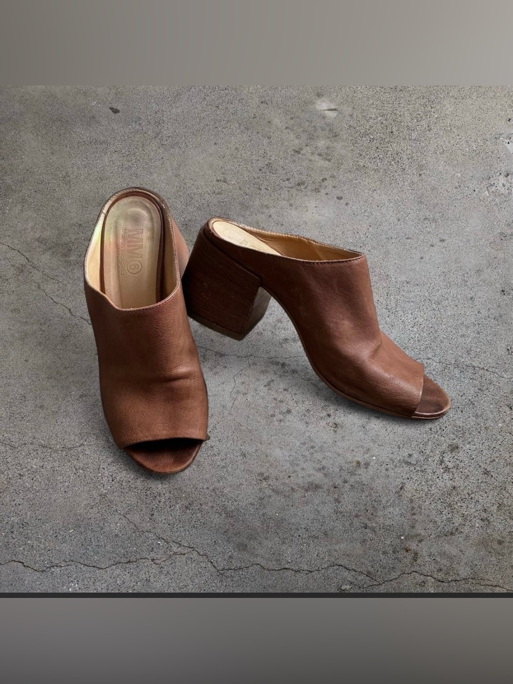 MM6 Brown leather mules